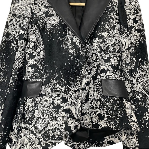 Elegant Black and White Paisley Blazer - Picture 10 of 13